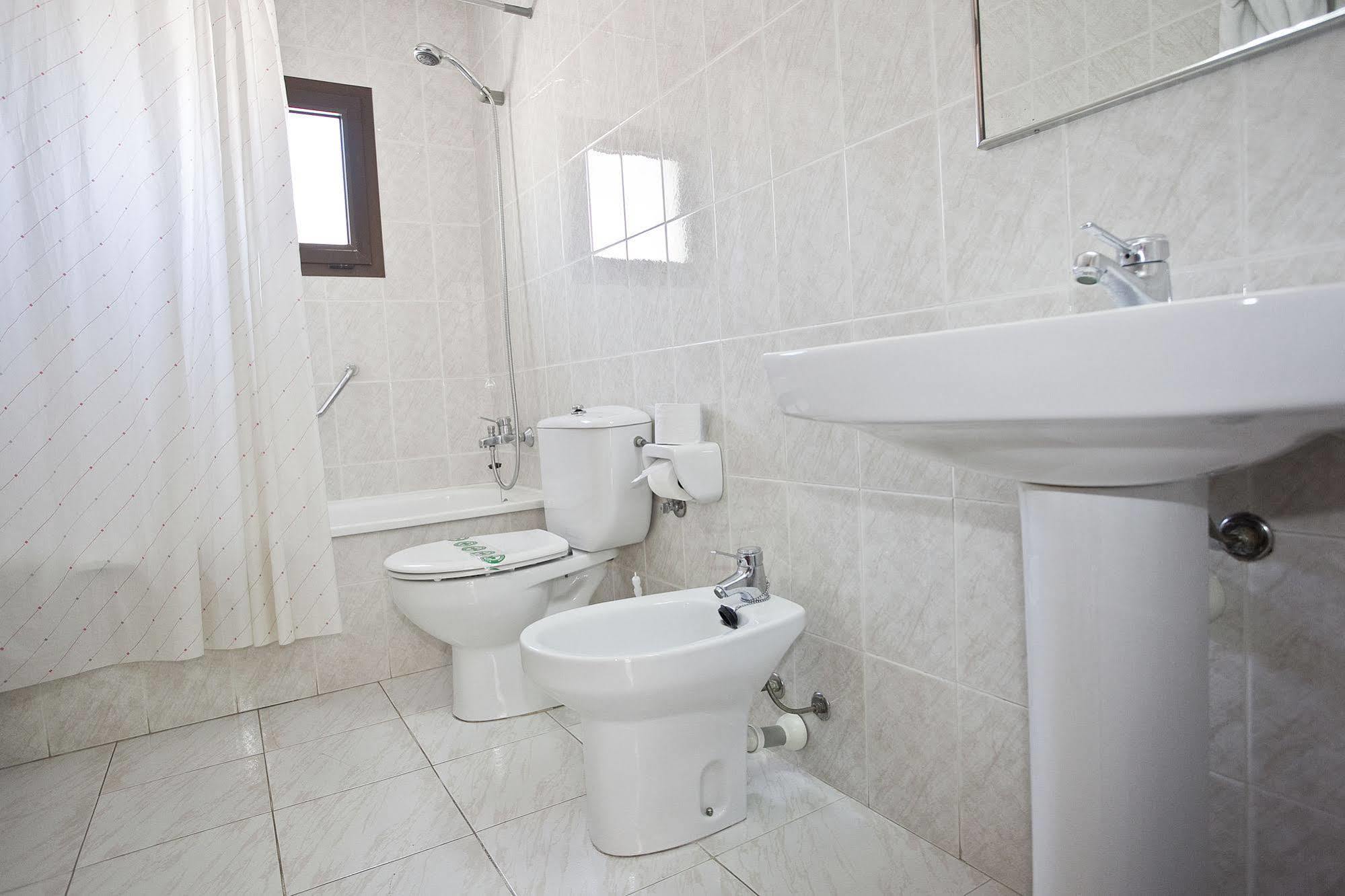 Hotel Beri Llanca Ngoại thất bức ảnh